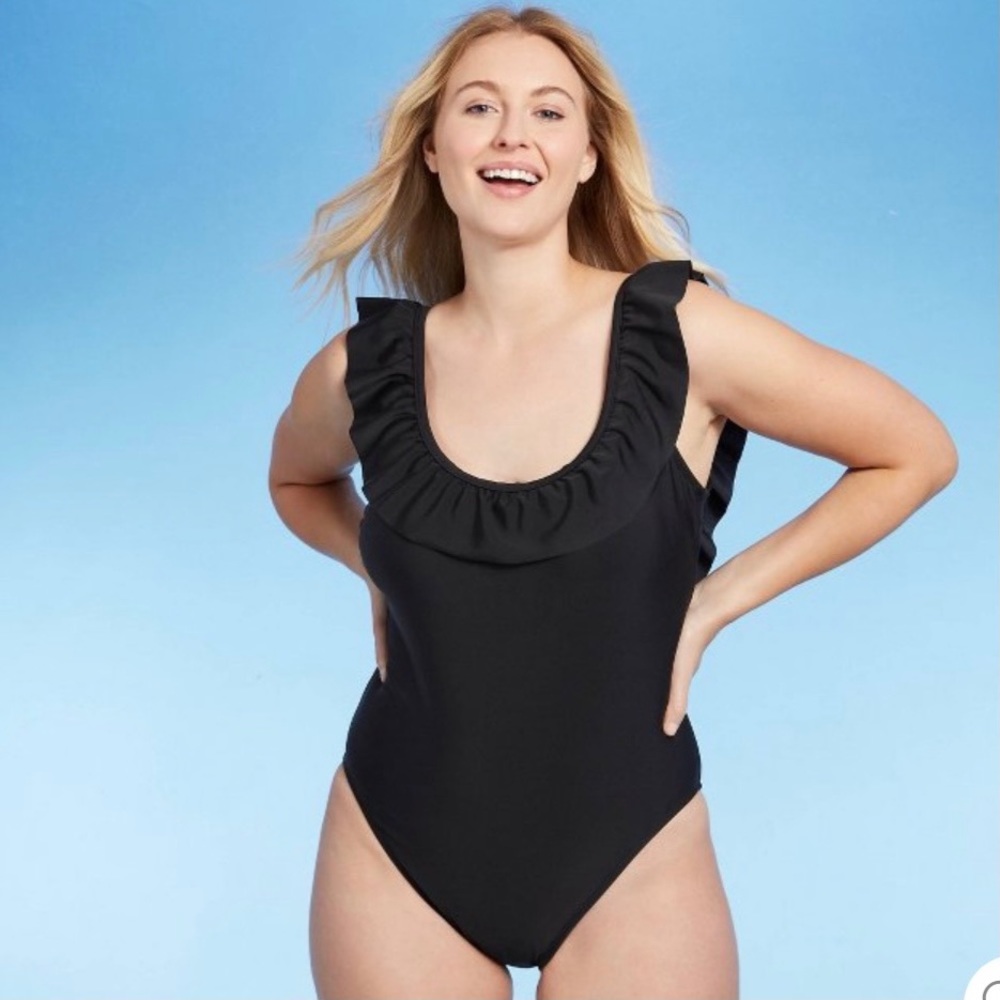 NWT ruffle scoop back one piece swimsuit
